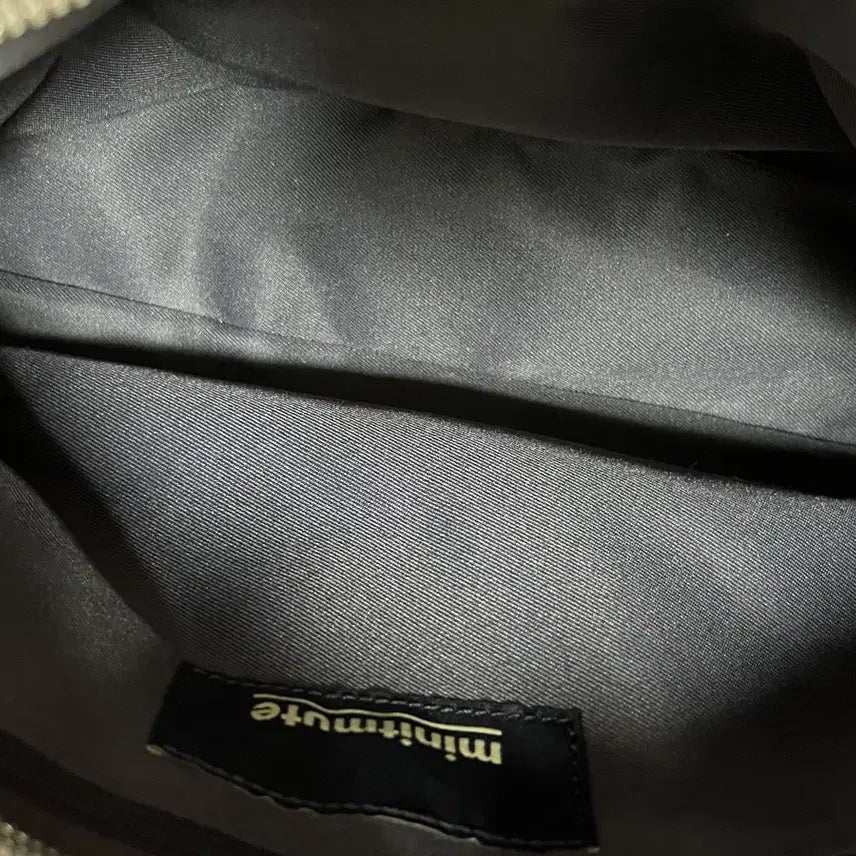 [BUNJANG] Minitmute Clo Soft Black Bell Shoulder Bag / 미닛뮤트 클로 소프트 블랙벨 숄더백