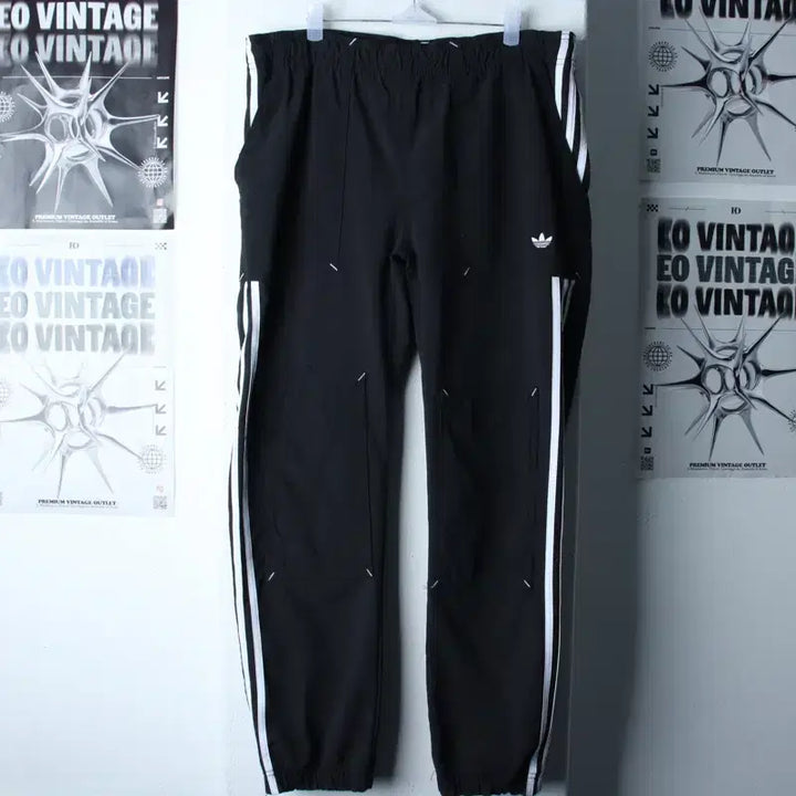 [BUNJANG] Adidas Training Pants Black - 2530 / (L-XL) 아디다스 트레이닝복 바지 오리지널 밴딩 블랙-2530