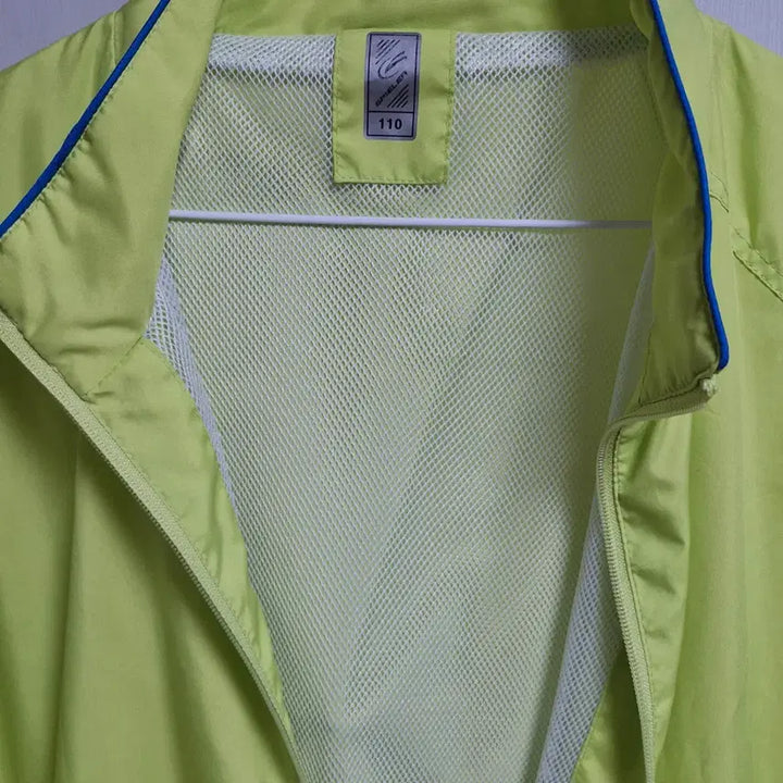 [BUNJANG] Eleanor Windbreaker Fluorescent Green 110 / 엘레니어 바람막이 형광 110