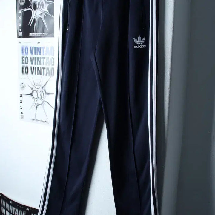 [BUNJANG] Adidas Europa Navy Training Pants / (M-L) 아디다스 트레이닝복 바지 유로파 네이비 삼선-2533