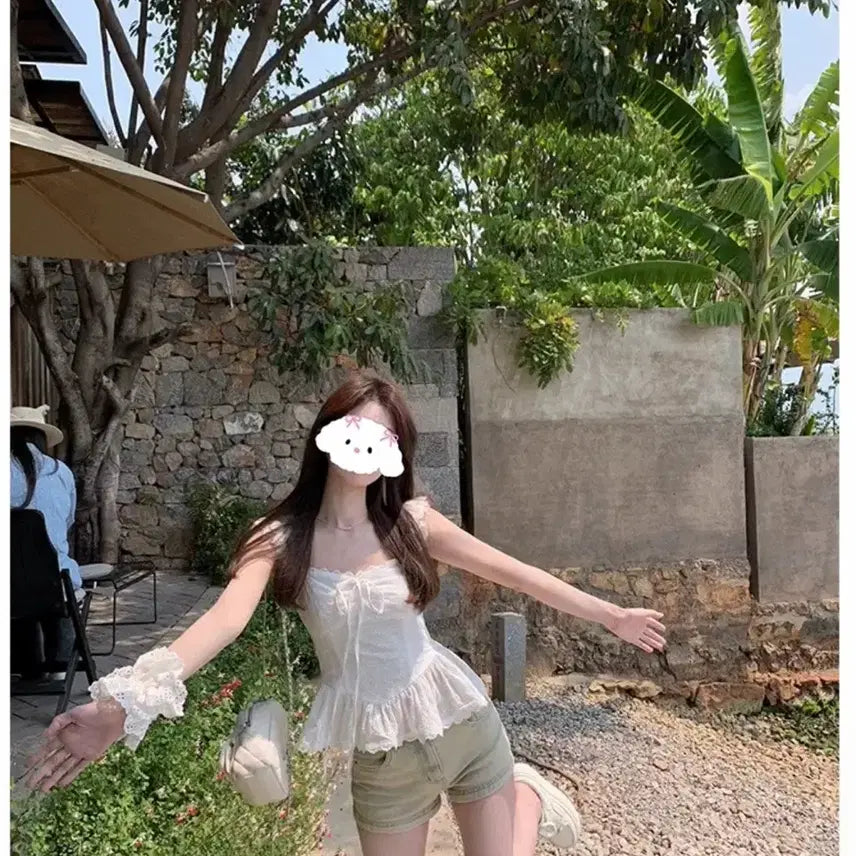 [BUNJANG] Lace Tie-Up Blouse / 펀칭 레이스 끈나시 블라우스