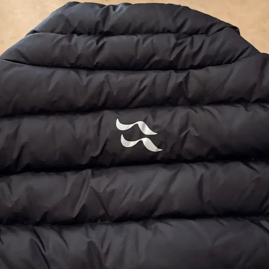 [SOLD OUT] 랩 마이크로라이트 다운 베스트 블랙 경량 패딩 조끼