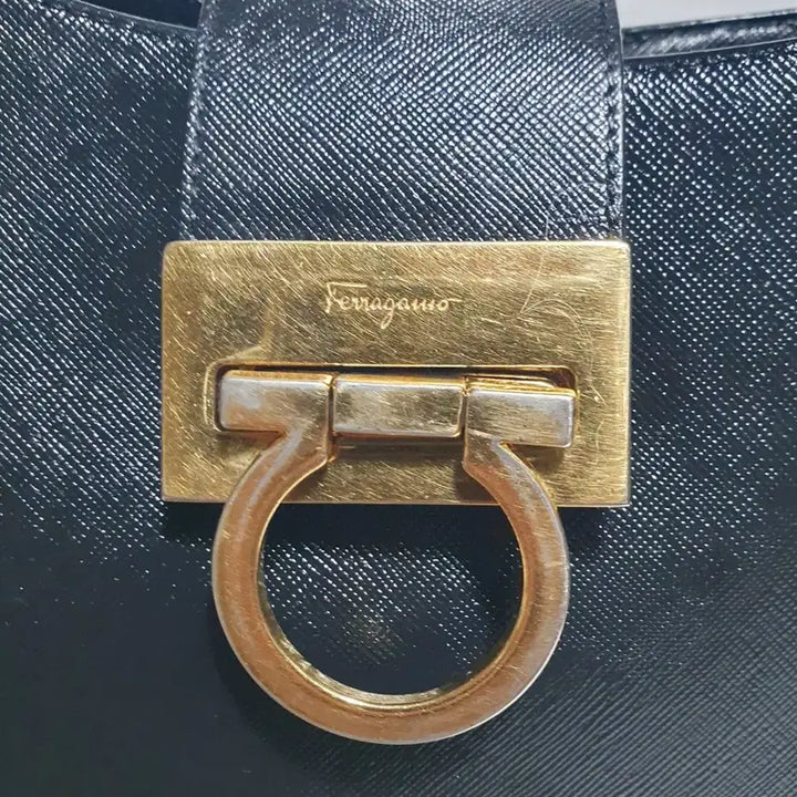 [SOLD OUT] 정품 ㅡ페라가모 ㅡ토트백