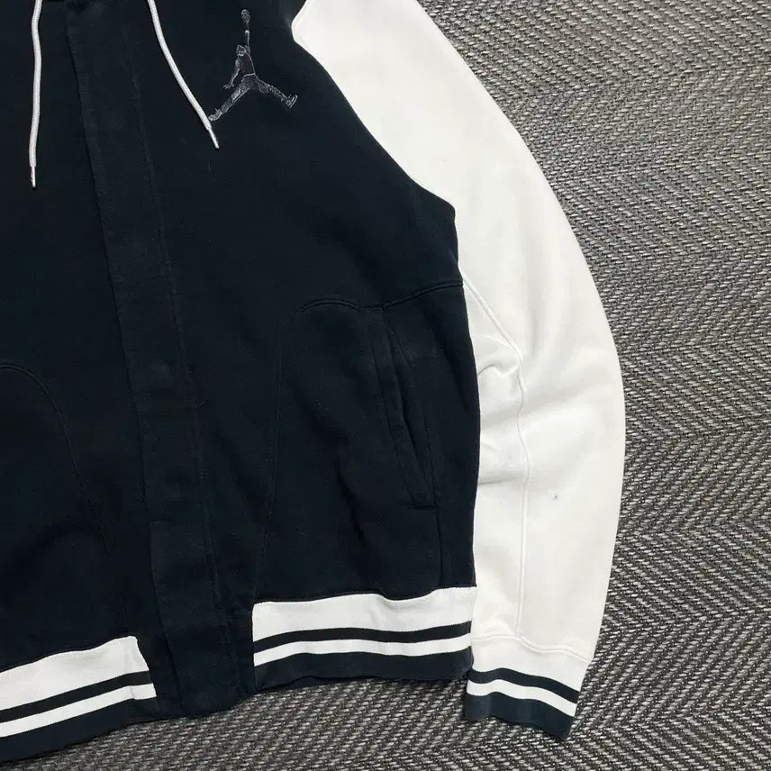 [BUNJANG] Nike Air Jordan Embroidered Logo Sweat Varsity Hood Jacket / 나이키 에어조던 자수로고 스웻 바시티 후드 자켓o 5247