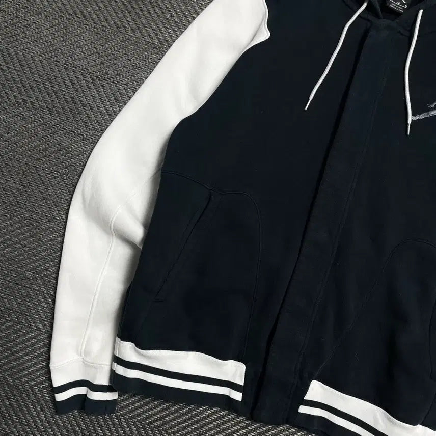 [BUNJANG] Nike Air Jordan Embroidered Logo Sweat Varsity Hood Jacket / 나이키 에어조던 자수로고 스웻 바시티 후드 자켓o 5247