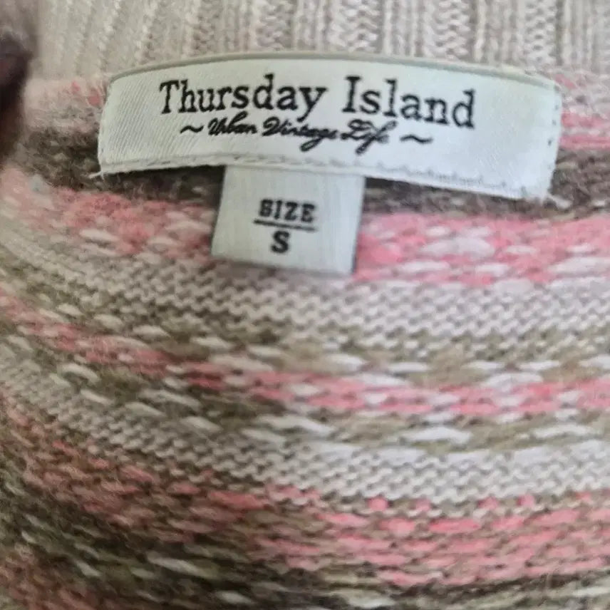 [SOLD OUT] Thursday Island 니트 베스트 + 블라우스 세트
