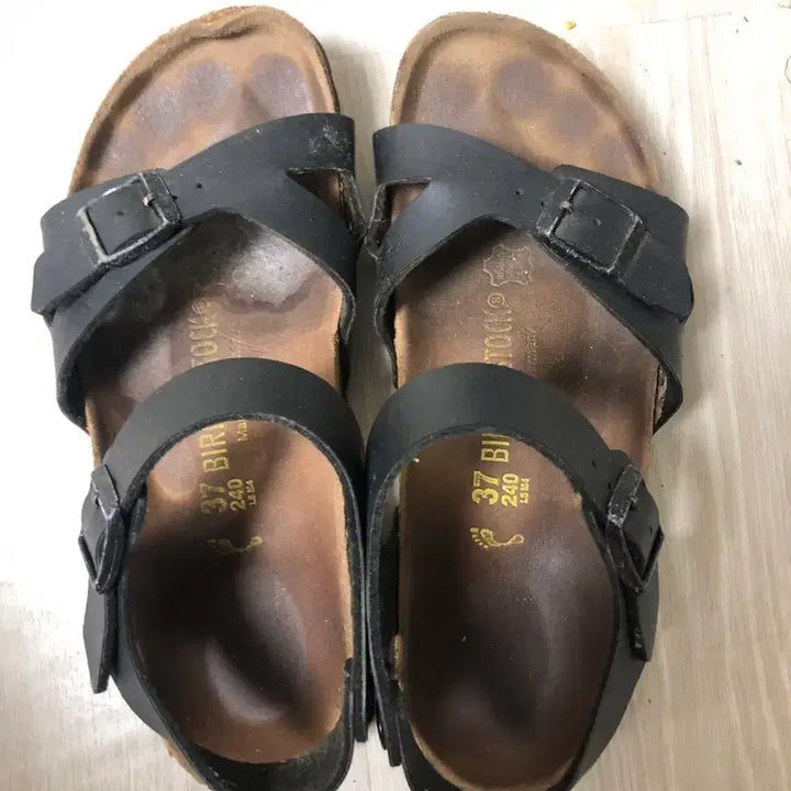 [SOLD OUT] 버켄스탁 샌들 슬리퍼 240 사이즈