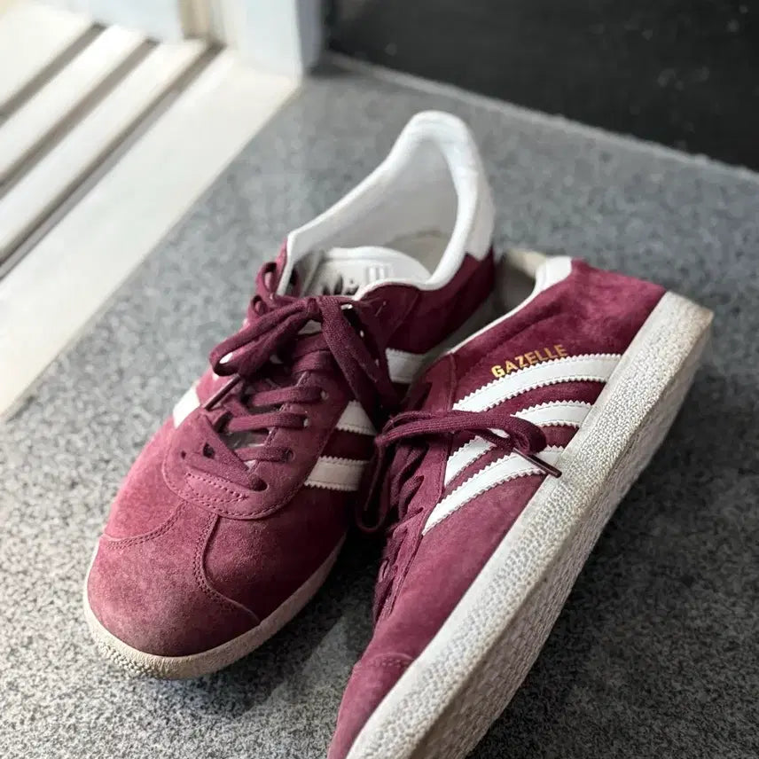 [BUNJANG] Adidas Gazelle Burgundy Suede Sneakers / 아디다스 가젤 버건디 스웨이드 250