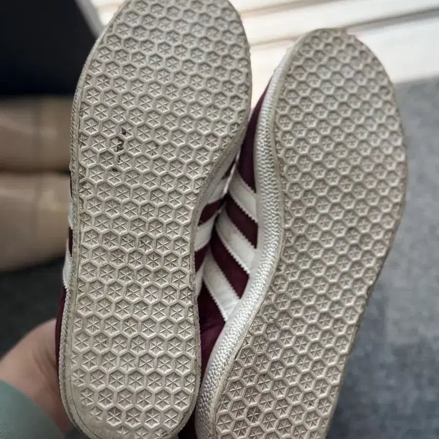 [BUNJANG] Adidas Gazelle Burgundy Suede Sneakers / 아디다스 가젤 버건디 스웨이드 250