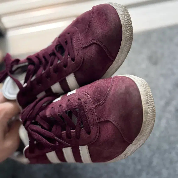 [BUNJANG] Adidas Gazelle Burgundy Suede Sneakers / 아디다스 가젤 버건디 스웨이드 250