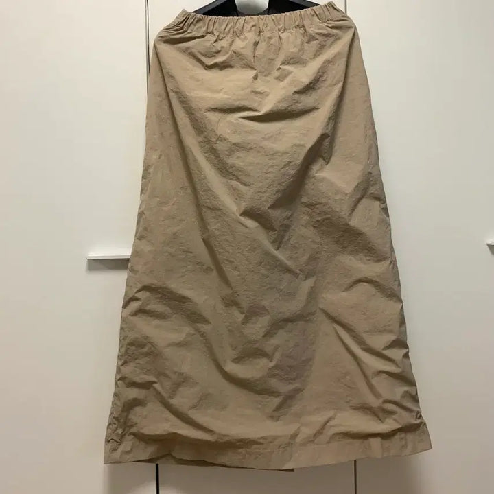 [SOLD OUT] NEITHERS 네이더스 베이지 색상 랩 스커트