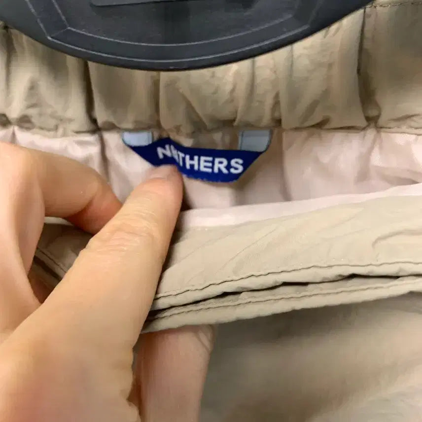 [SOLD OUT] NEITHERS 네이더스 베이지 색상 랩 스커트