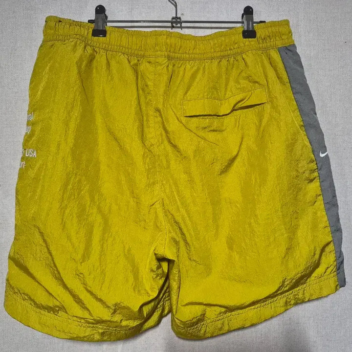 [BUNJANG] Nike Swoosh Shorts Yellow (XL) / 나이키 스우시 반바지 옐로우(xl)