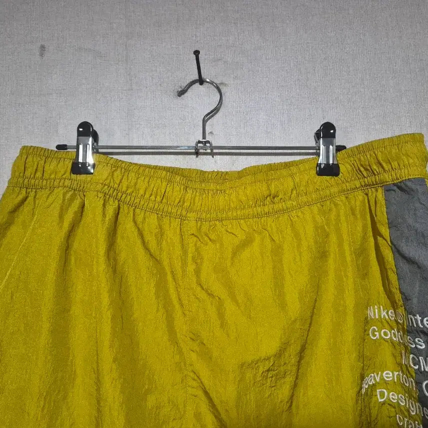 [BUNJANG] Nike Swoosh Shorts Yellow (XL) / 나이키 스우시 반바지 옐로우(xl)