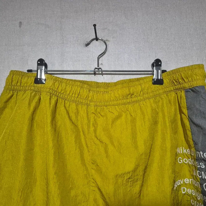 [BUNJANG] Nike Swoosh Shorts Yellow (XL) / 나이키 스우시 반바지 옐로우(xl)