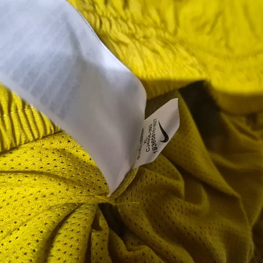 [BUNJANG] Nike Swoosh Shorts Yellow (XL) / 나이키 스우시 반바지 옐로우(xl)