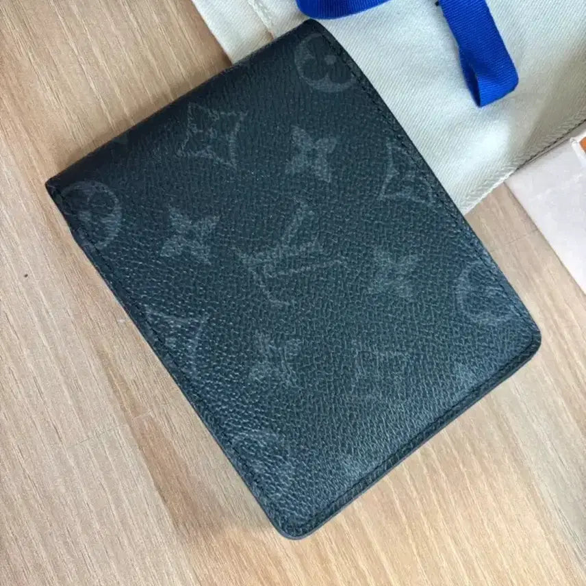[SOLD OUT] [A급/정품/풀박스] 루이비통 멀티플 월렛 모노그램 이클립스