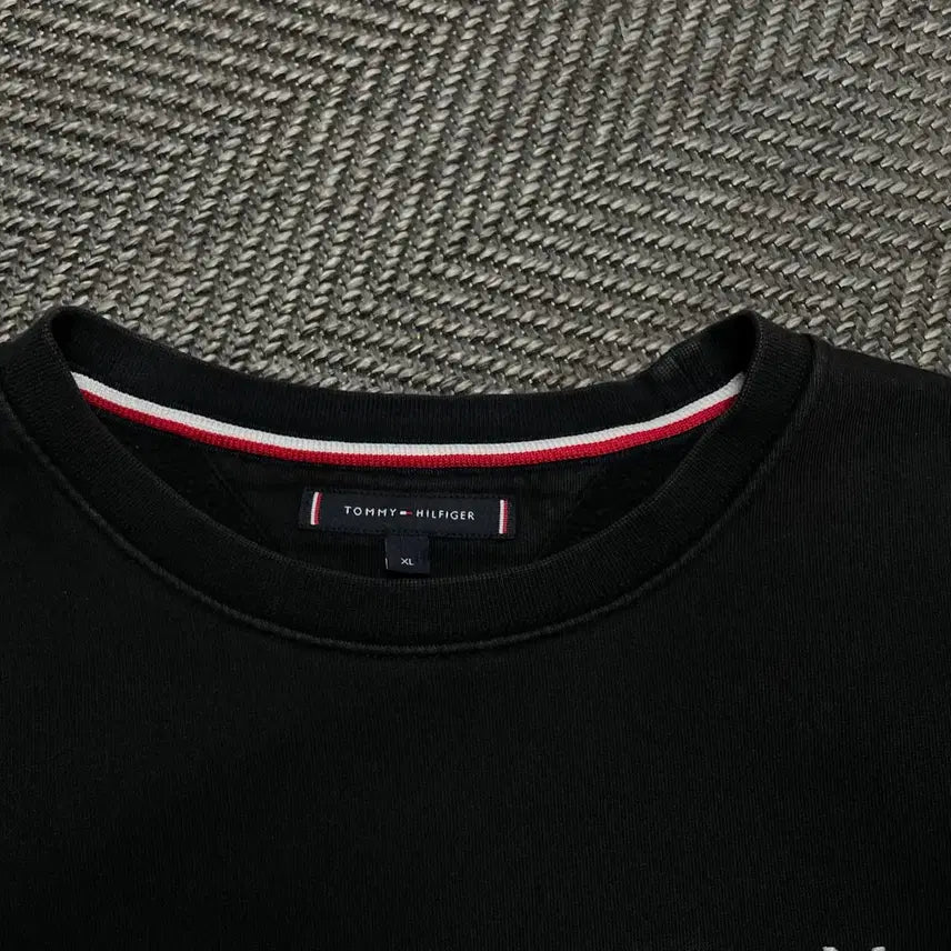 [BUNJANG] Tommy Hilfiger Embroidered Big Logo Oversized Sweatshirt / 타미힐피거 자수 빅로고 박시핏 맨투맨o 5249