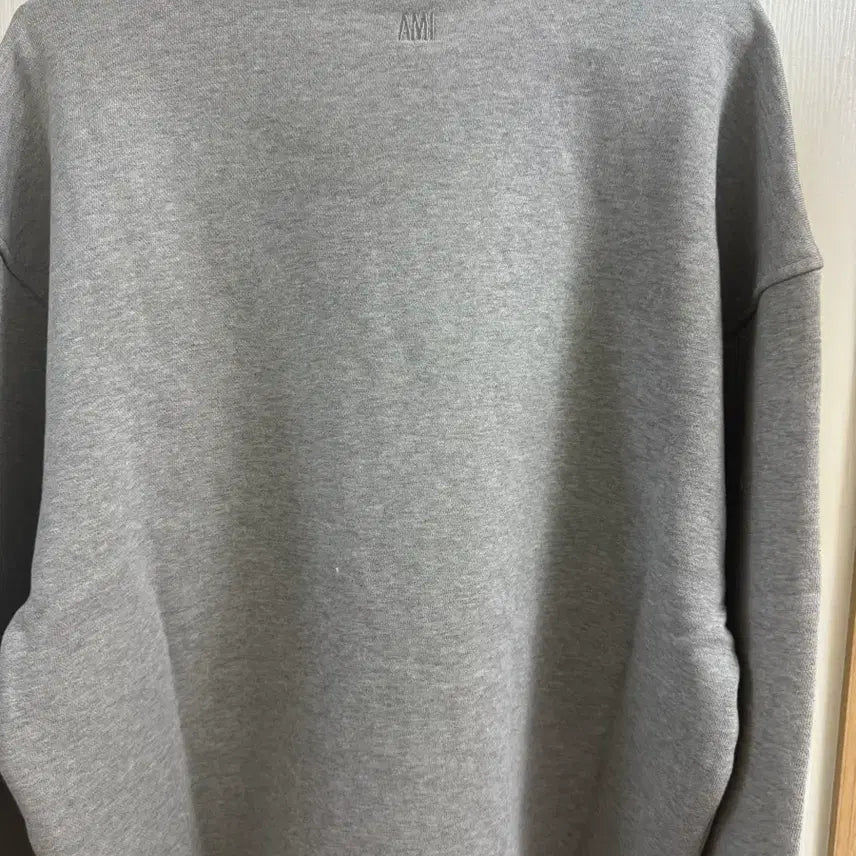 [BUNJANG] Ami Small Heart Logo Sweatshirt Gray / 아미 스몰 하트 로고 맨투맨 그레이