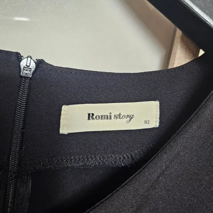 [BUNJANG] Romi Story Black &amp; White Pleated Dress / Romi story 블랙&amp;화이트 플리츠 원피스
