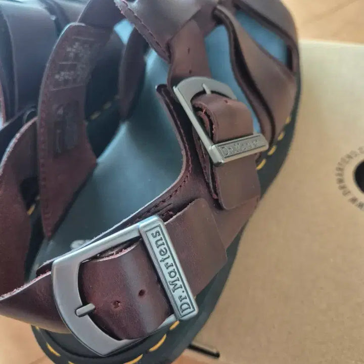 [BUNJANG] Dr. Martens Cassian Dark Brown Sandals / 닥터마틴 카시안 다크브라운 샌들