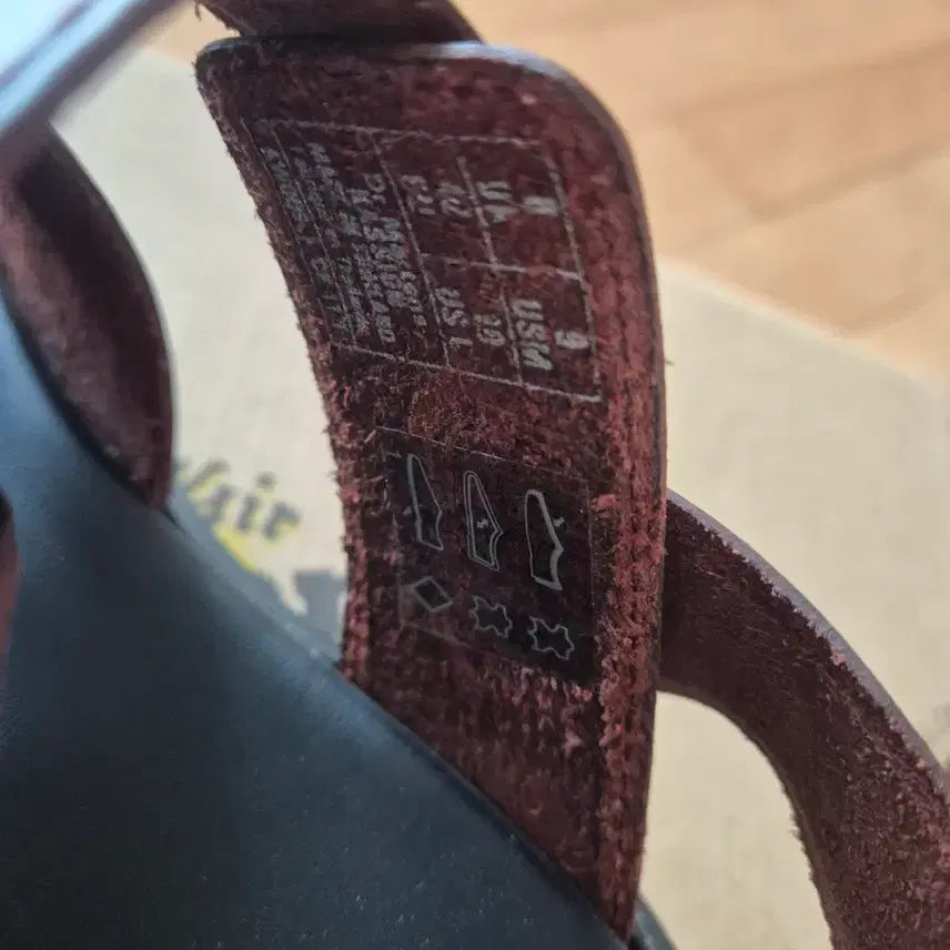 [BUNJANG] Dr. Martens Cassian Dark Brown Sandals / 닥터마틴 카시안 다크브라운 샌들