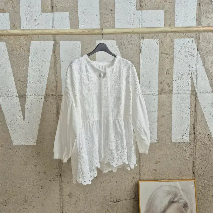 [SOLD OUT] 오버핏 레이스 화이트블라우스