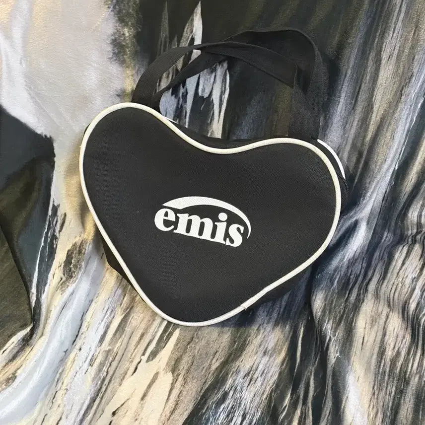 [SOLD OUT] emis 하트 백 블랙