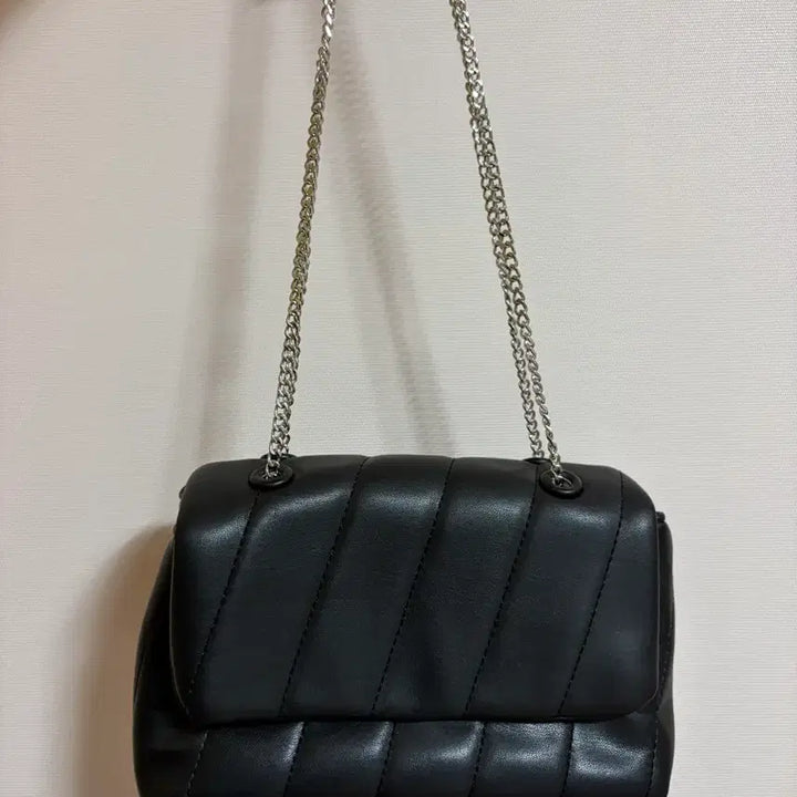 [SOLD OUT] 퀼팅 체인 숄더백 크로스백(거의새상품)