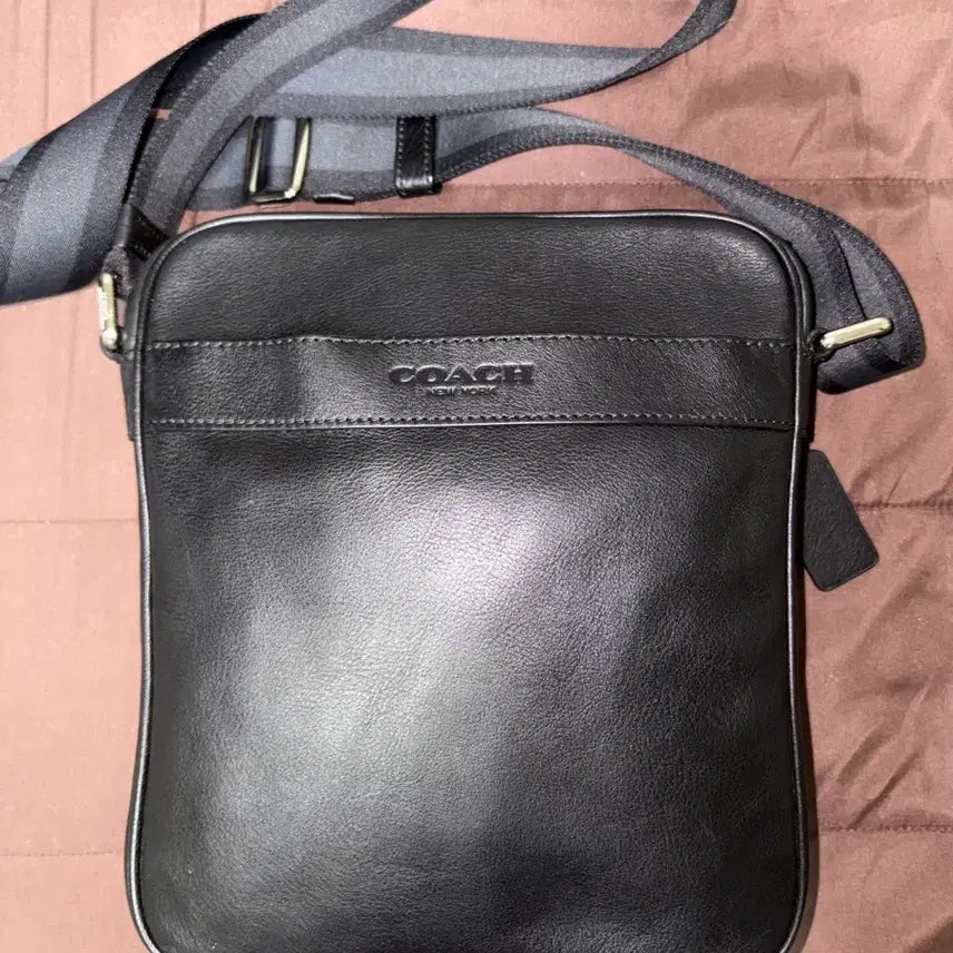 [BUNJANG] Leather Crossbody Bag (Unused) / 가죽 크로스백 미사용