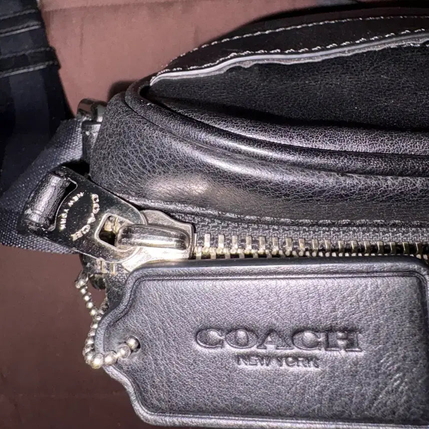 [BUNJANG] Leather Crossbody Bag (Unused) / 가죽 크로스백 미사용
