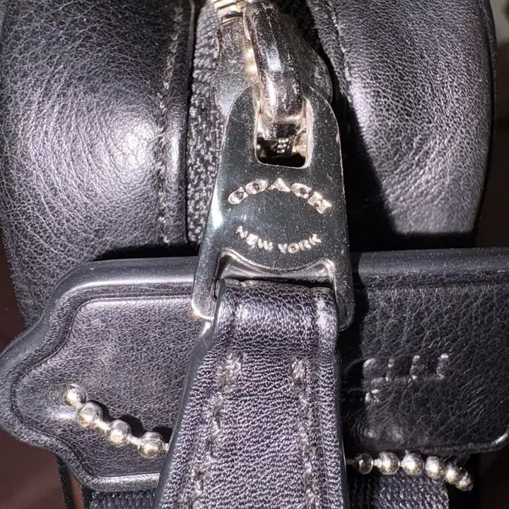 [BUNJANG] Leather Crossbody Bag (Unused) / 가죽 크로스백 미사용