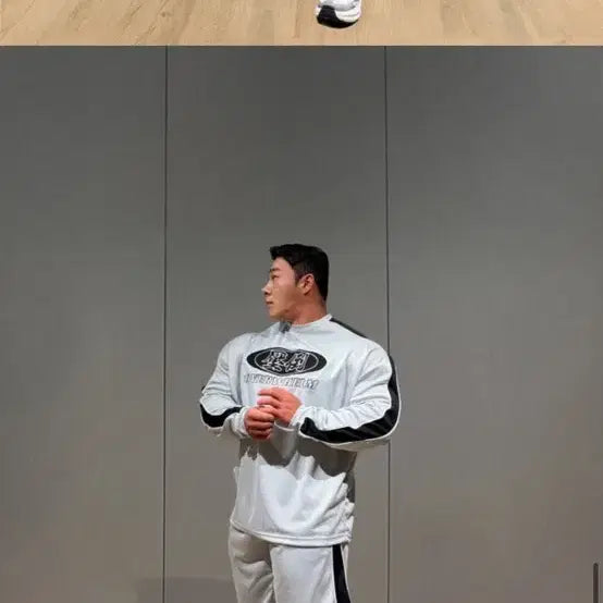 [SOLD OUT] 압도 m 상의