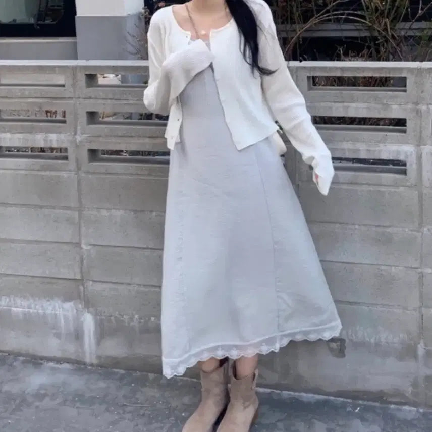 [BUNJANG] V-neck Lace Trim Long Dress / 뷔스티에 레이스 롱 원피스