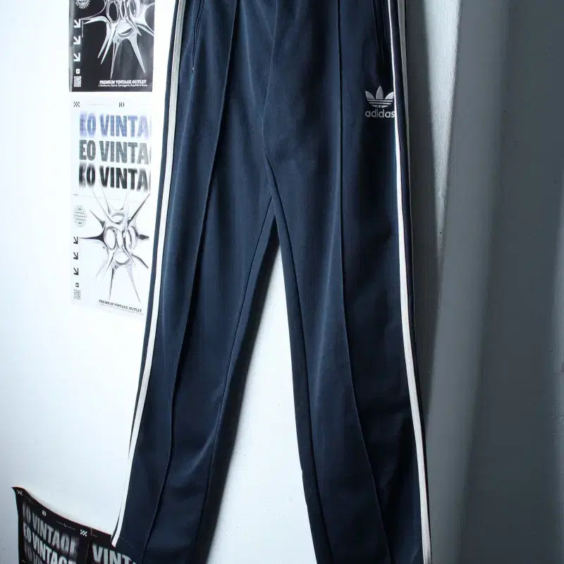 [BUNJANG] Adidas Europa Navy Training Pants / (S-M) 아디다스 트레이닝복 바지 유로파 네이비 에이징-254B