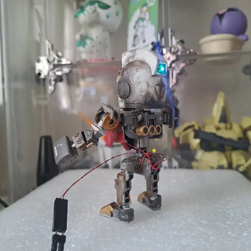 [BUNJANG] Bandai SD Gundam Jim Full-Painted LED Modified Model Kit / 반다이 프라모델 SD 건담 짐 풀도색, LED 개수작 팝니다