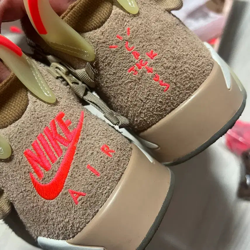 [BUNJANG] Nike Air Jordan 6 Travis Scott British Khaki Sneakers / 나이키 에어조던6 트래비스 스캇 브리티쉬 카키 신발