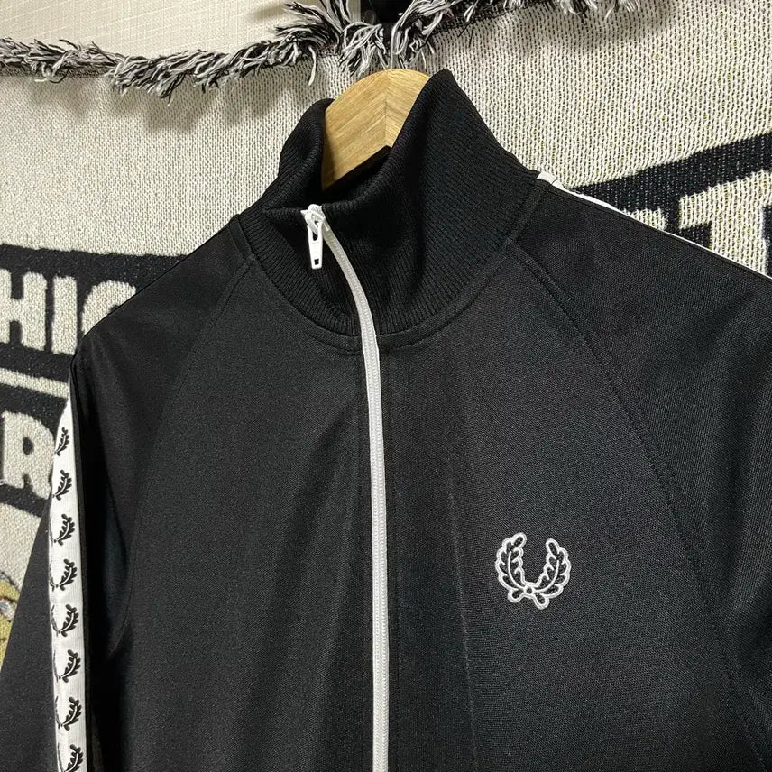 [SOLD OUT] 프레디페리 테이프 트랙탑 집업 S