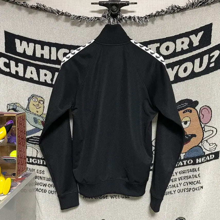 [SOLD OUT] 프레디페리 테이프 트랙탑 집업 S