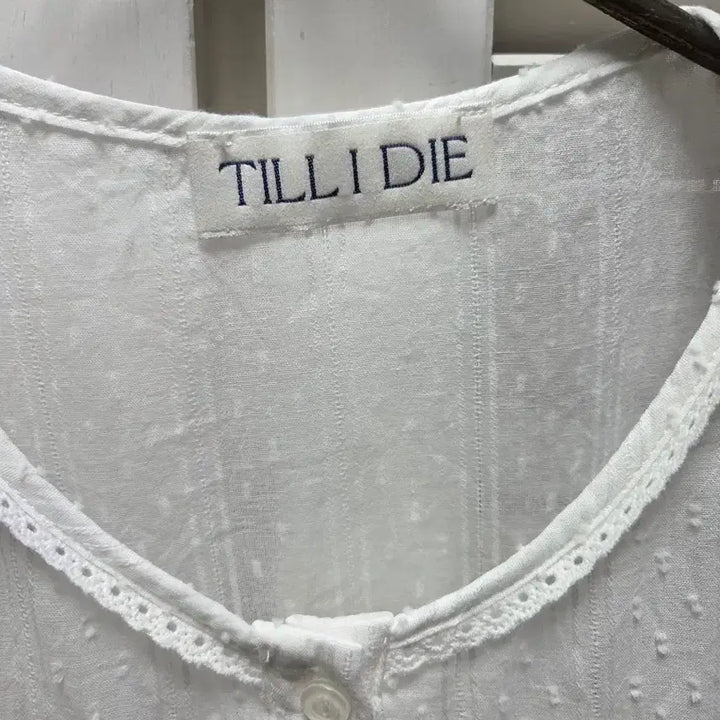 [SOLD OUT] 틸아이다이 블라우스