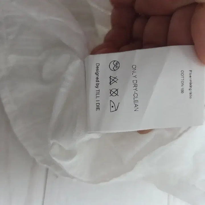 [SOLD OUT] 틸아이다이 블라우스
