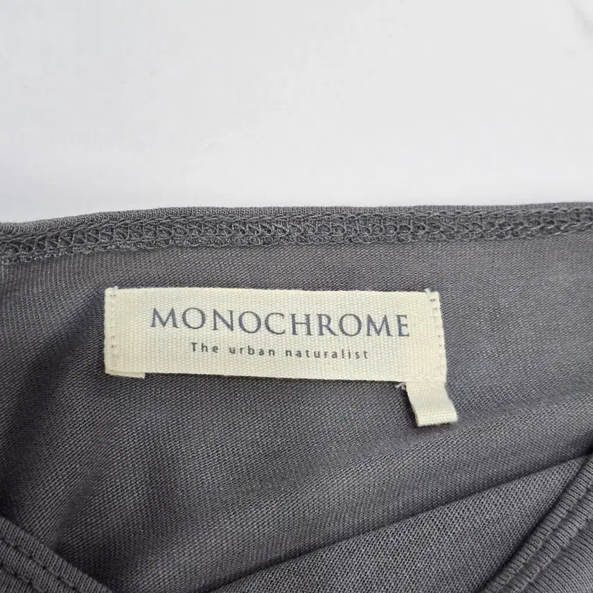 [SOLD OUT] 모노크롬 언발란스 민소매