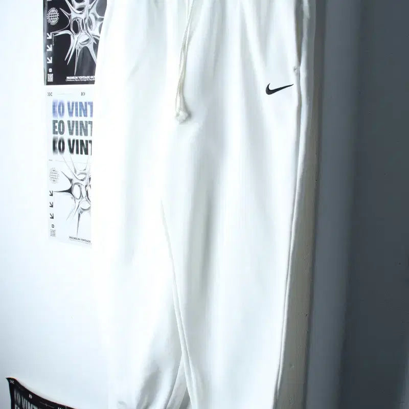 [BUNJANG] Nike Training Pants Wide Fit Jogger / (XL-2XL) 나이키 트레이닝복 바지 와이드핏 화이트 조거-2552
