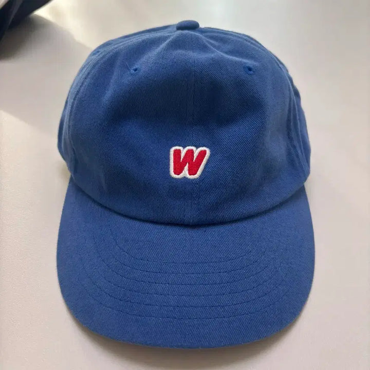 [BUNJANG] WKNDRS W Logo Embroidered Blue Baseball Cap / WKNDRS 위캔더스 W로고 자수 블루 모자 볼캡