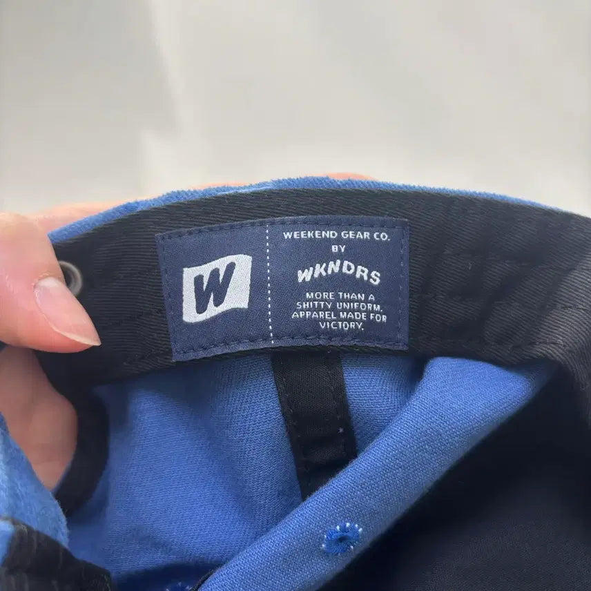 [BUNJANG] WKNDRS W Logo Embroidered Blue Baseball Cap / WKNDRS 위캔더스 W로고 자수 블루 모자 볼캡