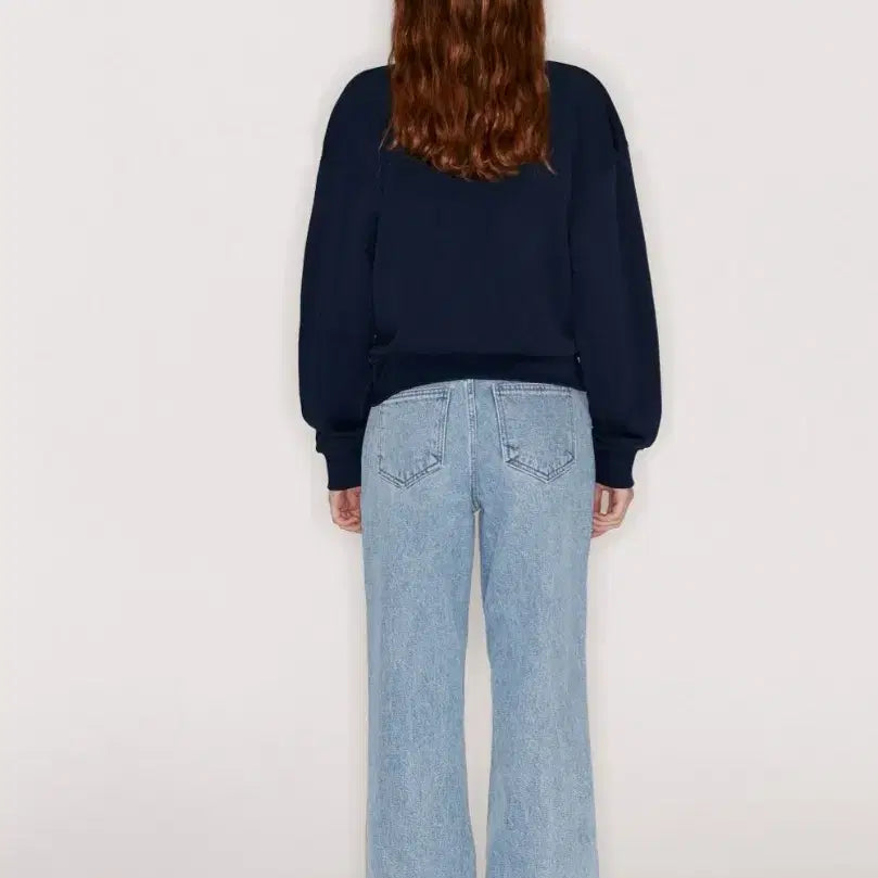 [BUNJANG] Avie Muah V-Neck Navy Long Sleeve T-Shirt / Avie muah  V넥 네이비티\새제품