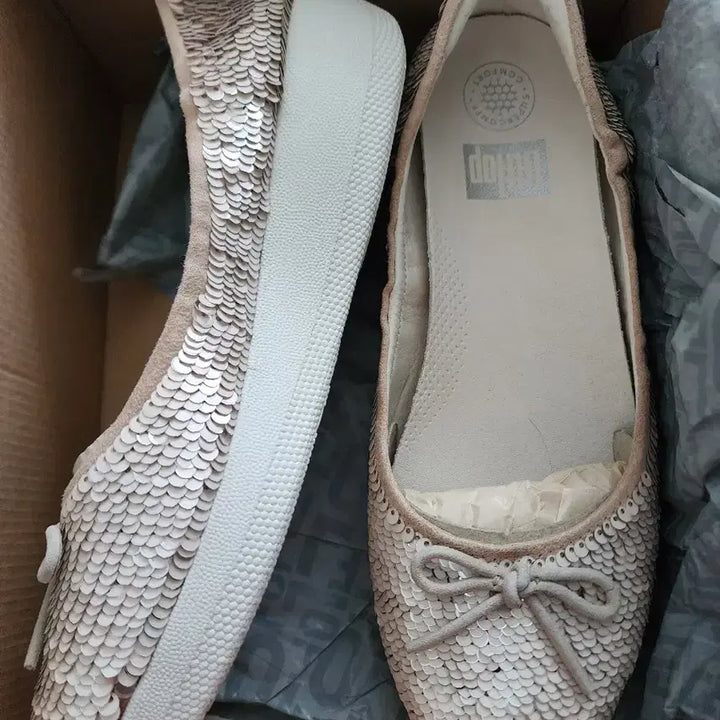 [BUNJANG] Fitflop Sequin Ribbon Flat Shoes / 핏플랍 스팽글 리본 플랫슈즈 250 새상품