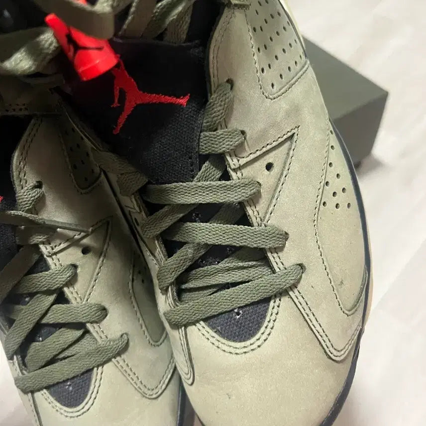 [BUNJANG] Jordan 6 Travis Scott Olive Sneakers / 나이키 조던 6 트래비스 스캇 올리브 260