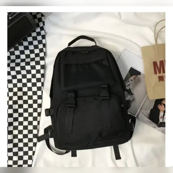 [SOLD OUT] P5 A급 남성 깔끔한 디자인의 블랙 백팩 판매해요
