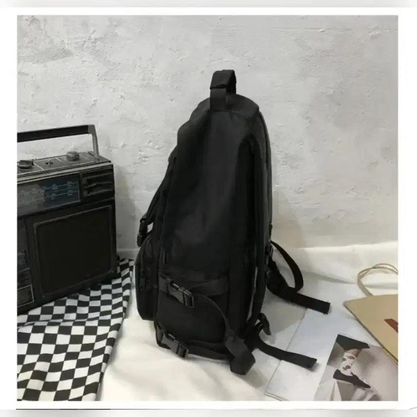 [SOLD OUT] P5 A급 남성 깔끔한 디자인의 블랙 백팩 판매해요